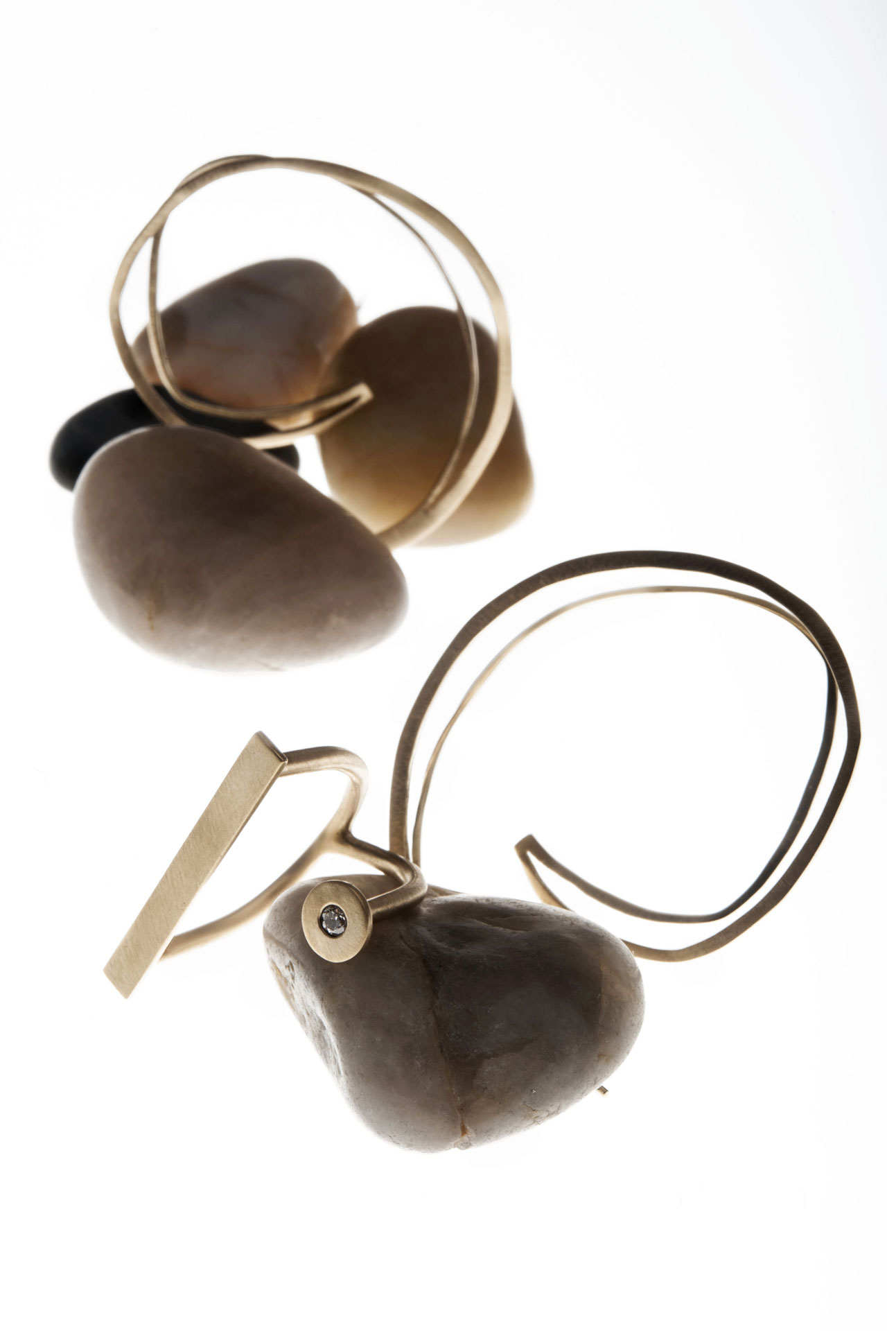Aines joyas de diseño - Colección Oro - pendientes y anillos de oro.